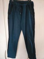 Italiaanse comfy broek met bies aan de zijkant maat L, Kleding | Dames, Broeken en Pantalons, Ophalen of Verzenden, Zo goed als nieuw