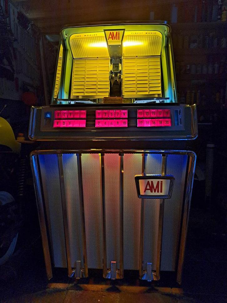 JUKEBOX: AMI model J-120 jukebox, Verzamelen, Automaten | Jukeboxen, Zo goed als nieuw, Ami, 1950 tot 1960, Ophalen