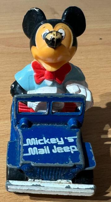 Mickey Mouse in landrover Matchbox ( zie foto’s)