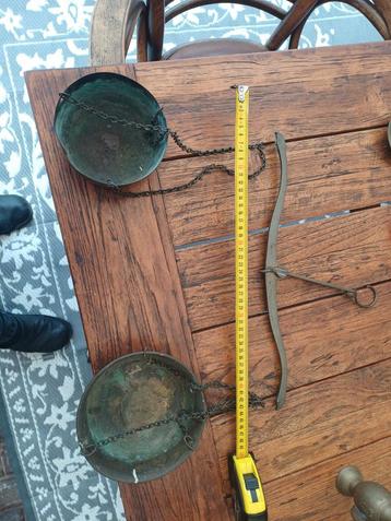 Koperen weegschaal beschikbaar voor biedingen