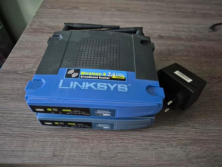 Linksys WRT54G 2x waarvan 1 met DD WRT, Computers en Software, Routers en Modems, Gebruikt, Ophalen of Verzenden