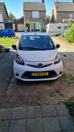 Toyota Aygo 1.0 12V Vvt-i 5DRS 2012 Wit, Auto's, Voorwielaandrijving, Zwart, 4 stoelen, Handgeschakeld