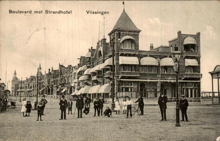 Vlissingen - Boulevard - Strandhotel, Verzamelen, Ansichtkaarten | Nederland, Gelopen, Zeeland, Voor 1920, Ophalen of Verzenden