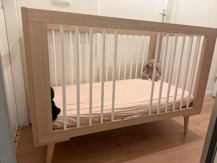 Verstelbaar Ledikant voor baby tot peuter, Kinderen en Baby's, Babywiegjes en Ledikanten, Zo goed als nieuw, Ledikant, Ophalen