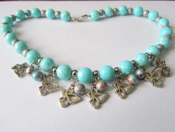 Vintage Aparte mooie lucite kralen ketting vlinders beschikbaar voor biedingen