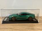 Aston Martin DB12 Motorhelix groen 1:18, Hobby en Vrije tijd, Modelauto's | 1:18, Ophalen of Verzenden, Nieuw, Auto, Overige merken