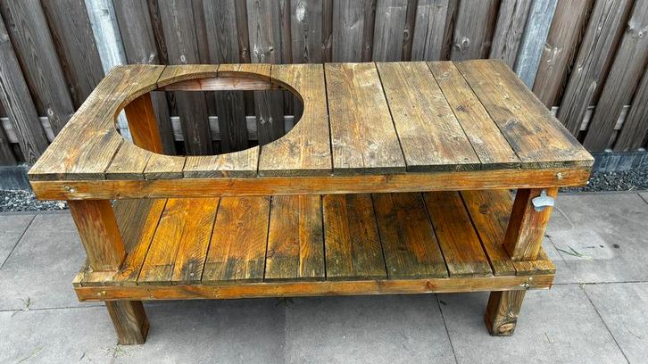 Kamado tafel Douglas, Tuin en Terras, Buitenkeukens, Gebruikt, Houtskool, Ophalen