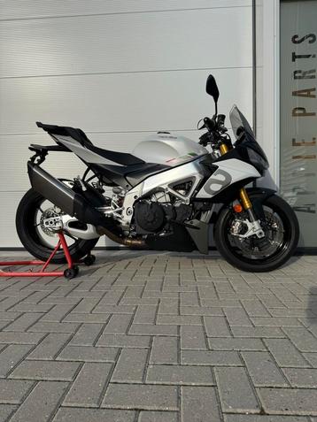 Originele Aprilia Tuono V4 1100 RR 2022 van 1e eigenaar beschikbaar voor biedingen