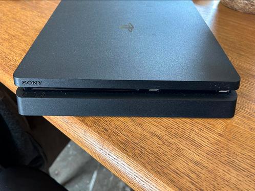 playstation 4, Spelcomputers en Games, Spelcomputers | Sony PlayStation 4, Gebruikt, Slim, 500 GB, Met 2 controllers, Met games