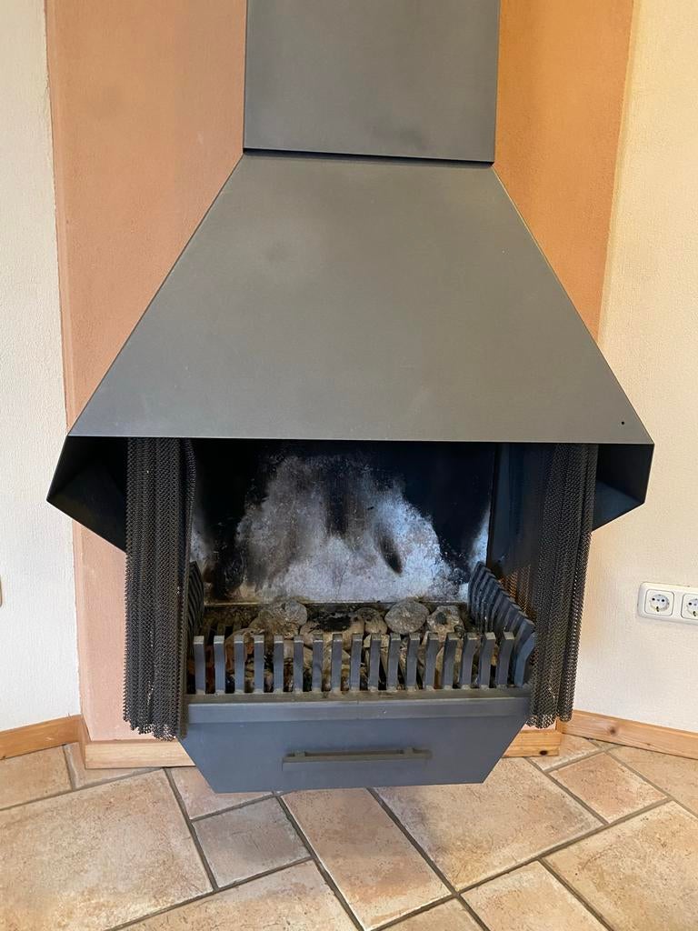 Mooie hangende haard, Ophalen, Gebruikt, Hangende haard, Houthaard