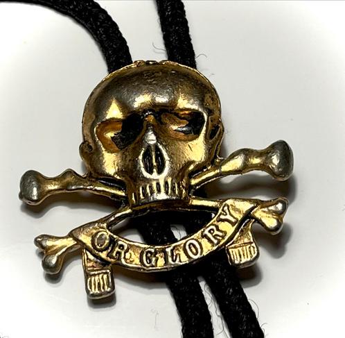 Antieke Bolo Tie Doodskop 'For Glory' 1980, Antiek en Kunst, Antiek | Kleding en Accessoires, Heren, Ophalen of Verzenden
