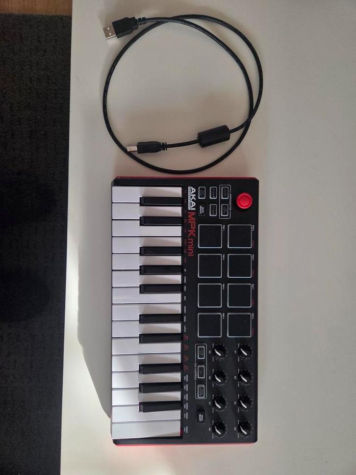 AKAI MPK mini Mk2 MIDI Keyboard Controller, Muziek en Instrumenten, Keyboards, Zo goed als nieuw, Overige aantallen, Overige merken