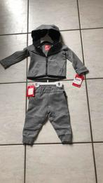 Nieuw Nike Tech Fleece setje, mt.80/12 mnd., Kinderen en Baby's, Babykleding | Maat 80, Jongetje of Meisje, Nieuw, Ophalen of Verzenden