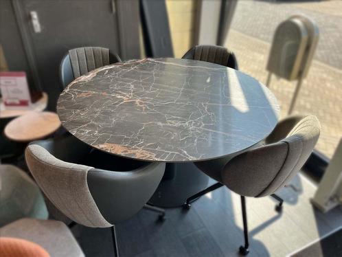 Leolux Baani stoelen – showroommodel, Huis en Inrichting, Stoelen, Zo goed als nieuw, Vier, Leer, Stof, Grijs, Ophalen of Verzenden