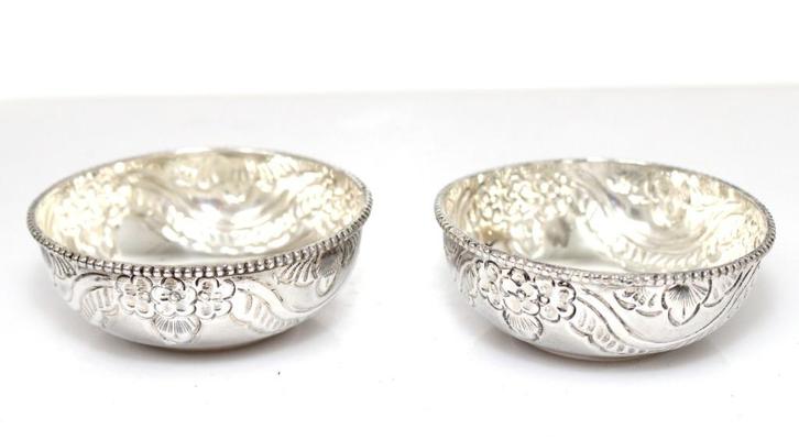 2 Prachtige Antieke Sterling Zilver Repousse Schaaltjes, Antiek en Kunst, Antiek | Goud en Zilver, Zilver, Verzenden
