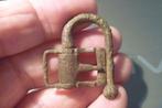 Bodemvondst. Bijzondere gesp. Klemgesp.Locking buckle, Ophalen of Verzenden