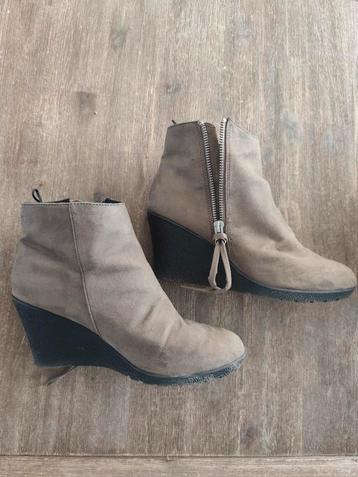 Bruine schoenen met sleehak maat 39 beschikbaar voor biedingen