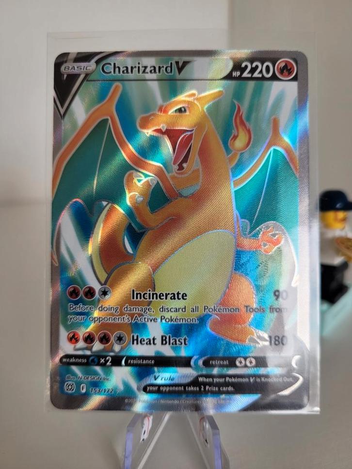 Charizard V (BRS 153), Hobby en Vrije tijd, Verzamelkaartspellen | Pokémon, Zo goed als nieuw, Losse kaart, Foil, Ophalen of Verzenden