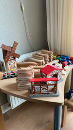 Mooie houten treinbaan met veel accessoires, Kinderen en Baby's, Speelgoed | Houten speelgoed, Overige typen, Ophalen of Verzenden