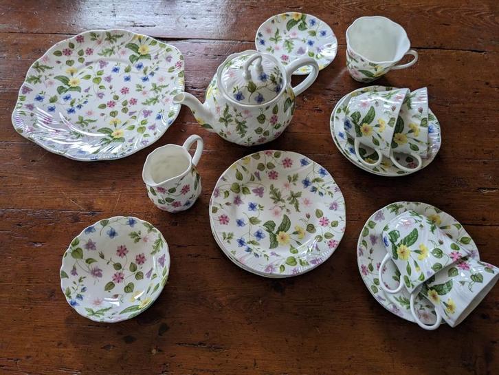 Queen’s Country Meadow servies, Verzamelen, Porselein, Kristal en Bestek, Gebruikt, Overige typen, Porselein, Ophalen