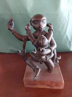 Bronzen Boeddhistisch beeldje aapje (Hanuman) met baby 10 cm, Ophalen of Verzenden, Zo goed als nieuw, Religie