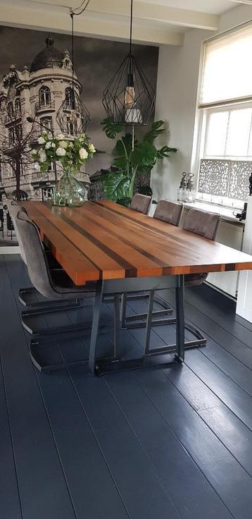 Linteloo eetkamertafel / vergadertafel incl. 6 comf. stoelen beschikbaar voor biedingen