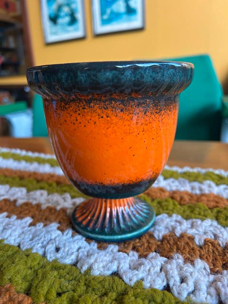 Vintage jaren 70 oranje bloempot op voet, Tuin en Terras, Bloempotten, Zo goed als nieuw, Ophalen of Verzenden