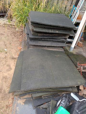 Rubberen Tegels 100x100cm - 35 stuks + rest beschikbaar voor biedingen