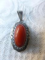 Antieke Zilveren Hanger met ovale Bloedkoraal, Sieraden, Tassen en Uiterlijk, Verzenden, Zilver, Hanger, Met edelsteen