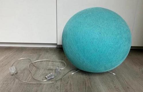 Cotton Ball Light staande lamp ‘aqua’ doorsnede 31 cm, Huis en Inrichting, Lampen | Tafellampen, Gebruikt, Minder dan 50 cm, Overige materialen