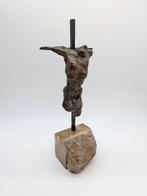 Kees Verkade - Brons crucifix op sokkel (1998) 2/8, Ophalen of Verzenden