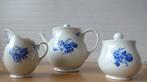 Apart MOSA Thee servies met Blauwe Rozen 5 bruggen, Antiek en Kunst, Ophalen of Verzenden