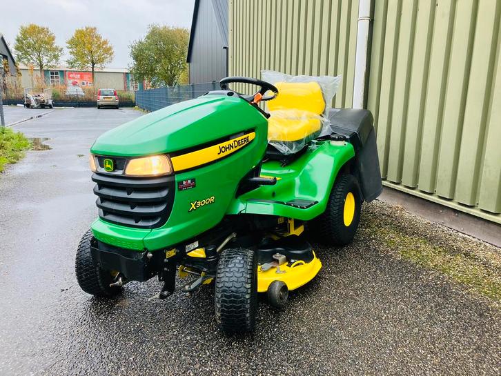 Sterke John deere X300R zitmaaier achtervanger hydro, Tuin en Terras, Zitmaaiers, Zo goed als nieuw, Ophalen