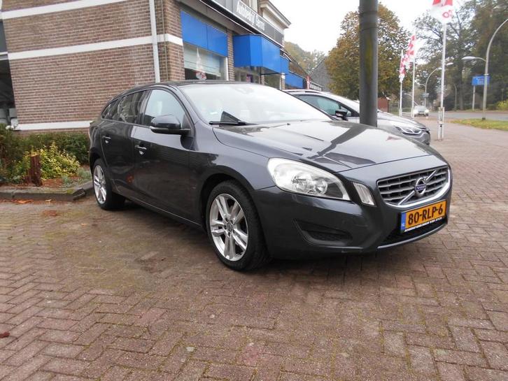 Volvo V60 T3 Kinetic 150pk  NL-auto !!!, Auto's, Volvo, Bedrijf, V60, ABS, Airbags, Bluetooth, Boordcomputer, Centrale vergrendeling