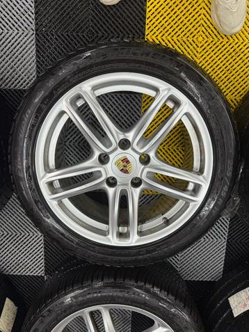 19 inch originele Porsche Panamera velgen met winterbanden beschikbaar voor biedingen