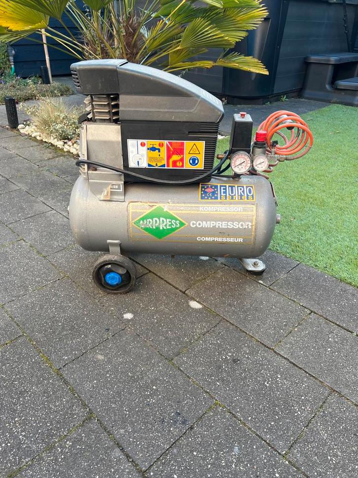 Airpress Compressor - Gebruikt, Doe-het-zelf en Verbouw, Compressors, Gebruikt, 6 tot 10 bar, 25 tot 100 liter, Minder dan 200 liter/min