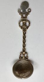 Antiek lepeltje: Rijksdaalder uit 1930. Wilhelmina., Ophalen of Verzenden, Koningin Wilhelmina, 2½ gulden