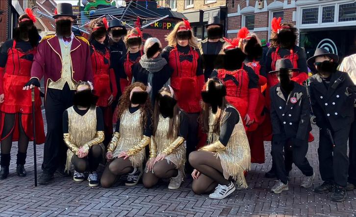 Carnavalsgroep moulin rouge, Kleding | Dames, Carnavalskleding en Feestkleding, Zo goed als nieuw, Carnaval, Ophalen of Verzenden