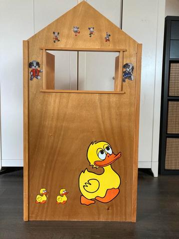 Poppenkast met vintage handpoppen beschikbaar voor biedingen