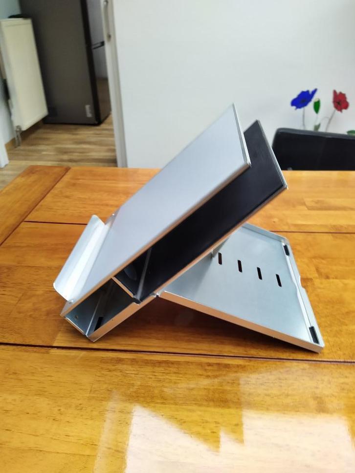 laptop standaard  BakkerElkhuizen, Computers en Software, Laptopstandaarden, Zo goed als nieuw, In diepte verstelbaar, In hoogte verstelbaar