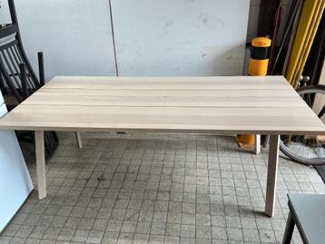 Tafel 200 x 90  IKEA ypplig beschikbaar voor biedingen
