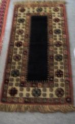 SMYRNA KLEEDJE /LOPERTJE , MOOIE KLEUREN EN DESSIN ,VINTAGE, Huis en Inrichting, Stoffering | Tapijten en Kleden, VINTAGE SMYRNA