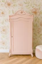 Prachtige authentieke Biedermeier kast Pink Clay 1840, Kinderen en Baby's, Kinderkamer | Commodes en Kasten, Ophalen, Kast, 105 cm of meer