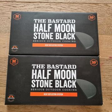 The bastard Half moon stone black 2x.  beschikbaar voor biedingen