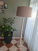 Stijlvolle landelijke staande lamp, Huis en Inrichting, Hout, Ophalen of Verzenden, Zo goed als nieuw, Landelijke stijl