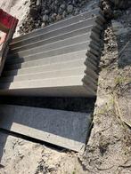 Mooie nieuwe beige/ grijze opsluitbandjes met topcoat 20 cm, Ophalen, Nieuw, 250 cm of meer, Planken