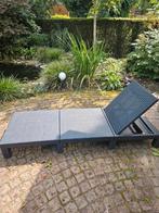 Heerlijk wicker ligbed zwart met grijs kussen., Tuin en Terras, Bergingen en Tuinkasten, Ophalen of Verzenden, Zo goed als nieuw