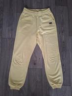 Nikkie joggingbroek maat 36, Kleding | Dames, Broeken en Pantalons, Geel, Ophalen of Verzenden, Nikkie, Maat 36 (S)