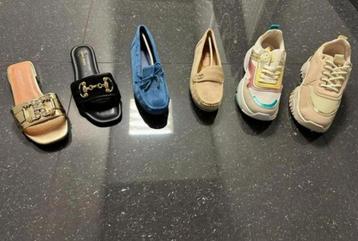 Partij schoenen slippers en instappers 40 stuks beschikbaar voor biedingen