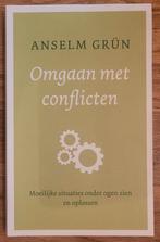 Anselm Grün - Omgaan met conflicten, Boeken, Esoterie en Spiritualiteit, Ophalen of Verzenden, Zo goed als nieuw, Anselm Grün